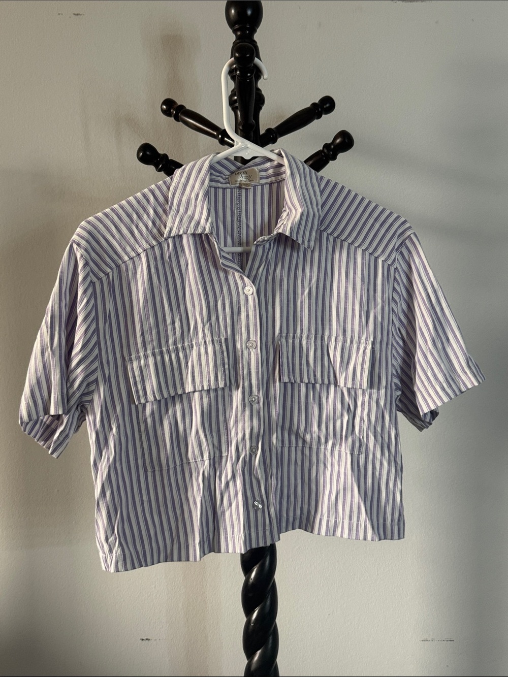 Striped Lavender and White Cropped Button-Up Shirt 2.L4